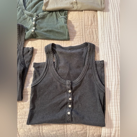 Lot of 5 AE/aerie Henley tanks - Picture 3 of 7